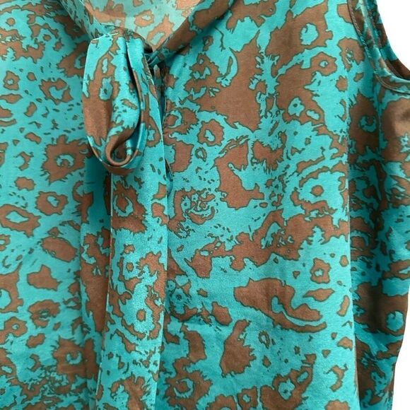 Forever 21 grey and turquoise blouse - Picture 2 of 6